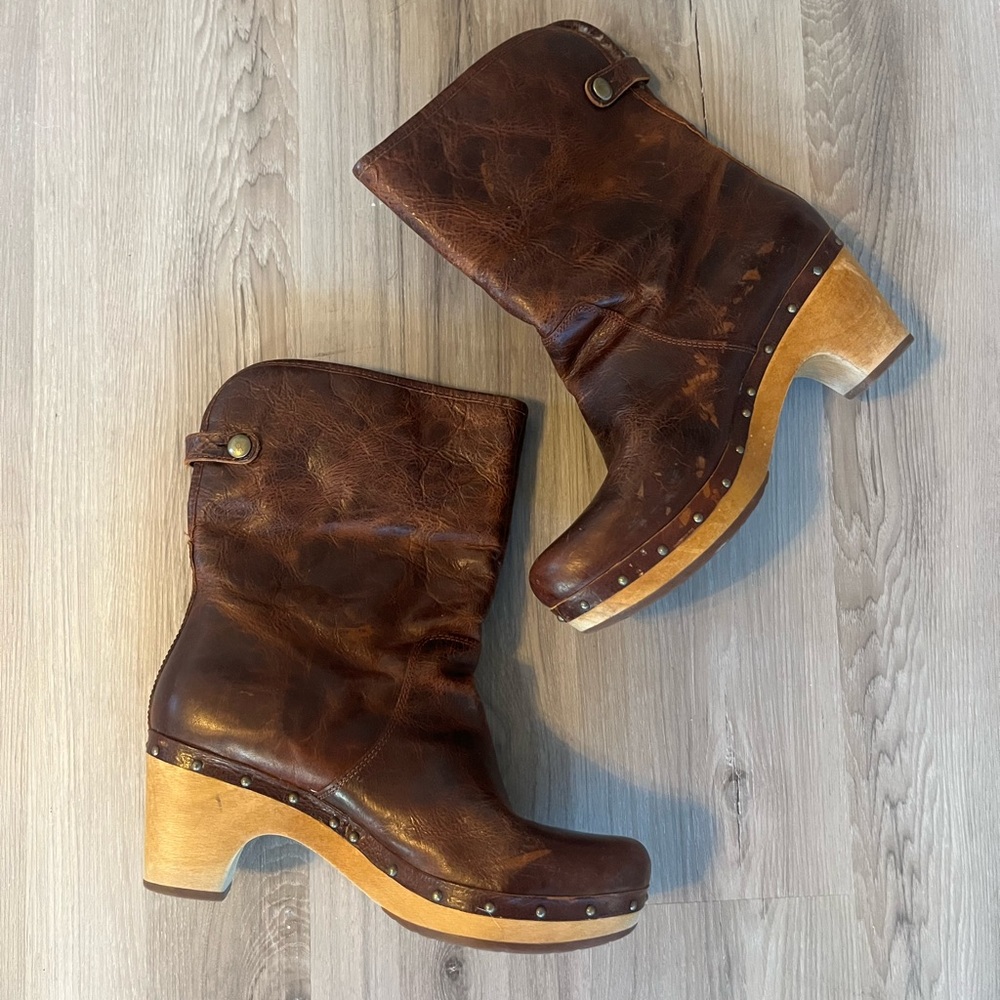 Ugg 9.5 Brown Studded Clog Heels